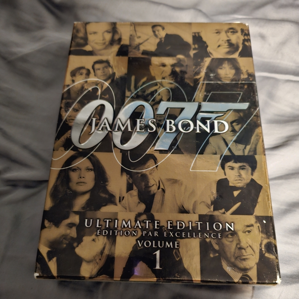 007 James Bond ultimate edition volume 1‎